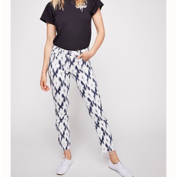 FREE PEOPLE Indigo Skies Printed Cropped Leg Jeans - Picture 2 of 3